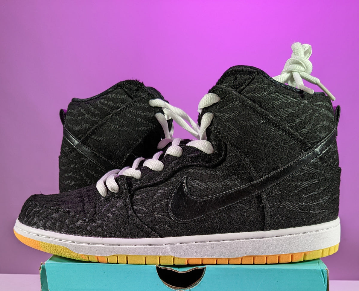 sb dunk skunk